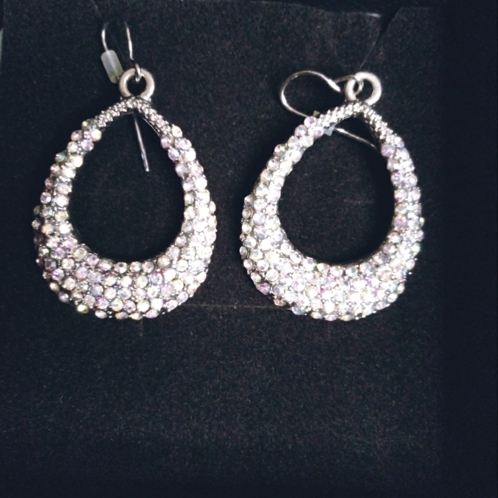 ⚓Crystal teardrop earrings from charming Charlie.